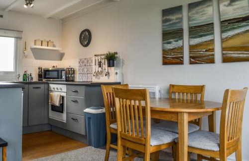 Bucks Cross Casa | Sea La Vie