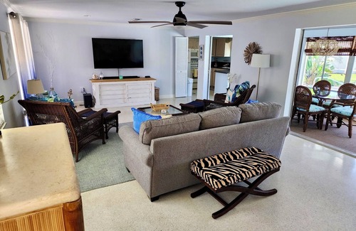 Venice Casa | Sea La Vie - Venice Island Tropical Retreat