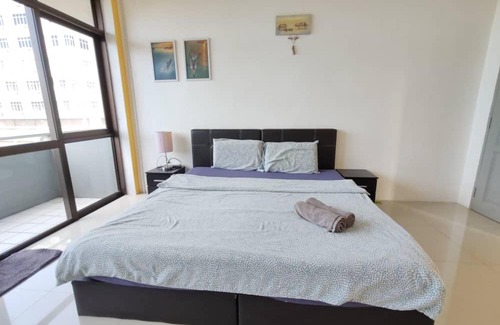 Tanjung Bungah Casa | Sea Lion by the beach