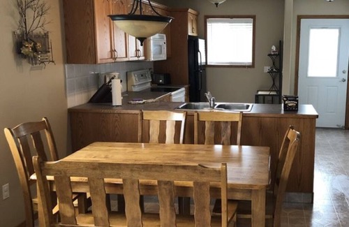 Sylvan Lake Casa | Sea Oar Inn - Perfect Family Cottage Close to Beach