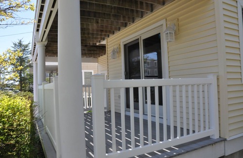 Avalon Casa | Sea Shore Home! Steps away from beach, boardwalk and entertainment.