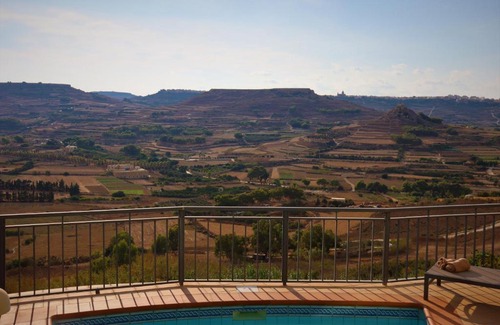 Xaghra Casa | Sea Valley View Gozo