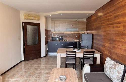 Kavarna Apartamento | Sea View 1 Bedroom Apartment - Pool & Free Parking - Kavarna
