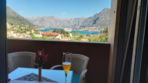 Skaljari Apartamento | Sea view apartment in Kotor ! Apartment Popica