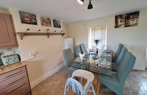 Penmaenmawr Cabaña | Sea view cottage near snowdon & coastal trails