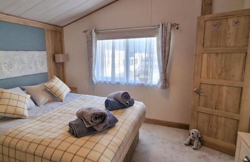 Chichester Casa | Sea View Lodge, Seal Bay Resort, Selsey