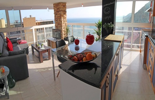 L'Albufereta Apartamento | Vistas al mar. Gran salón. Playa a 1 minuto. WiFi