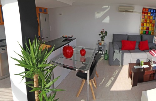 L'Albufereta Apartamento | Vistas al mar. Gran salón. Playa a 1 minuto. WiFi