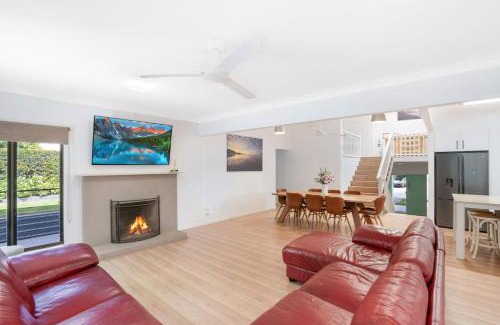 Rainbow Beach Casa | Seabreeze Escape - Rainbow Beach. Pool. Wifi. Aircon
