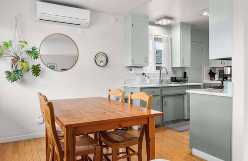 Seabright Apartamento | Seabright Breeze ~ Dog-Friendly Coastal Retreat!