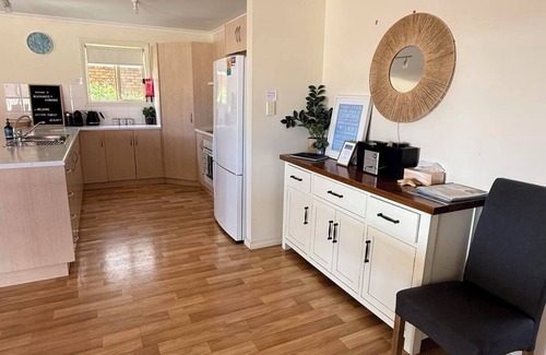 Melville Casa | Seachange @ Coobowie Holiday Home (sleeps 12 guests)