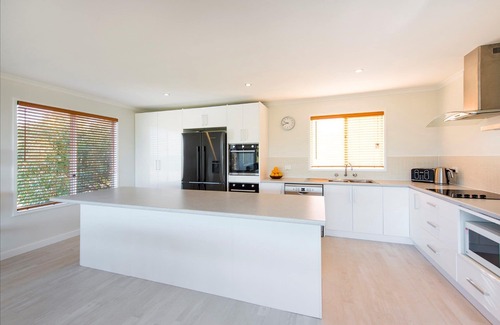 Guilderton Casa | Seaclusion Cottage - Modern renovated beach house