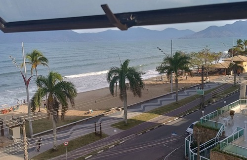 Martim de Sa Apartamento | Seafront Apartment with Pool in Martim de Sá