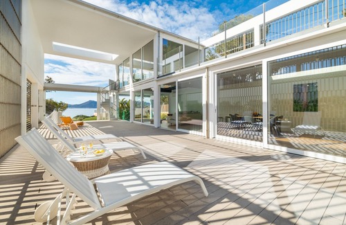 Isla de Mallorca Villa | Seafront Villa Sunset Alcudia