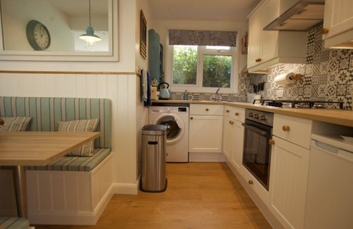 Ventnor Chalet De Esquí | Seaglass, hermosa villa con espectaculares vistas al mar sobre Wheelers Bay, Ventnor