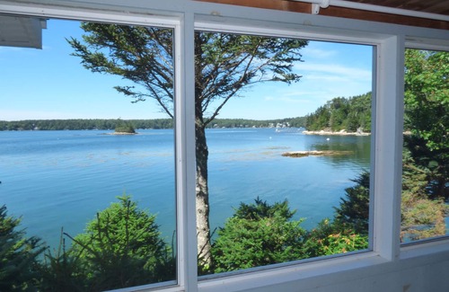 East Boothbay Cabaña | SeaGlass Cottage: retiro mágico y privado frente al mar en E. Boothbay! Muelle y AC!