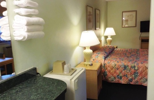 Hill Section Hotel | Seahorse Inn