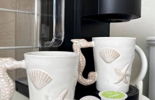 Jacksonville Beach Villa | Seahorse Retreat/Cozy & Chic/One Block to Ocean