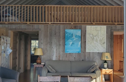 Seal Cove Cabaña | Seal Cove Cottage por la orilla