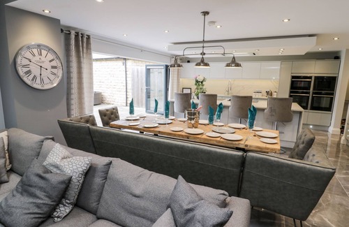 Scarborough Cabaña | Seamer Manor House