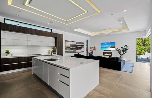 Encino Villa | Seamlessly Integrates Indoor and Outdoor Living