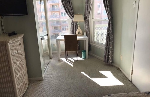 Diamond Beach Condominio | SEAPOINTE VILLAGE - Newly redone Beachfront Getaway!