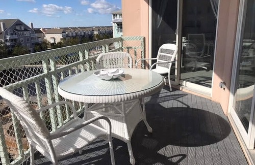 Diamond Beach Condominio | SEAPOINTE VILLAGE - Newly redone Beachfront Getaway!