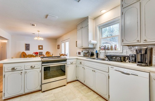 Searcy Casa | Searcy Retreat Home Near Little Red River