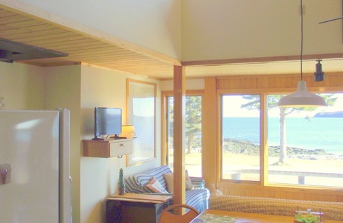 Jonesport Casa | Searenity Cottage Maine Oceanfront Secluded Waterfront Beach House Getaway