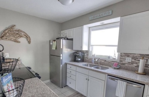 Pensacola Beach Casa | Mares el día Casa adosada de 3 niveles, 2 habitaciones y 2. 5 baños.