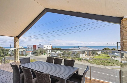 Stirling Estate Casa | Seascape Beach House - Beachside Family Friendly House