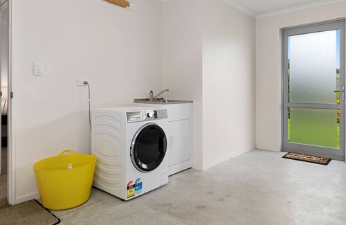 Waipu Casa | Seascape Haven - Waipu Holiday Home