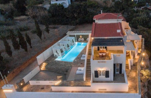 Kipri Apartamento | Seaside 2-BDR Luxury Suite #1 Pool & Sea Views