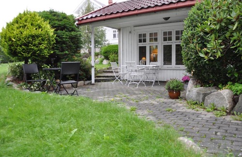 Tonsberg Apartamento | Seaside Comfort with Terrace - Business and Leisure Friendly