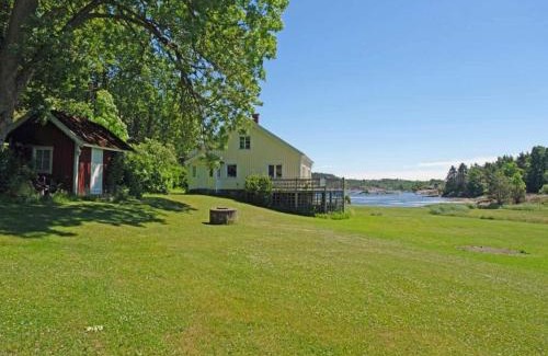 Stromstad Casa | Seaside Cottage with Balcony and Grill