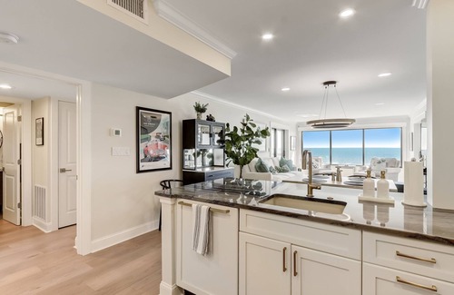 Amelia City Condominio | Seaside Elegance: Oceanfront Sunrise Splendor