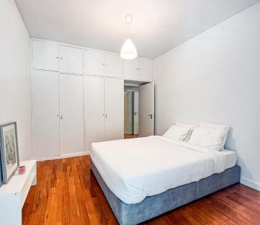 Foz do Douro Cama Y Desayuno | Seaside Elegance and Tranquility: Your Luxurious Porto Getaway