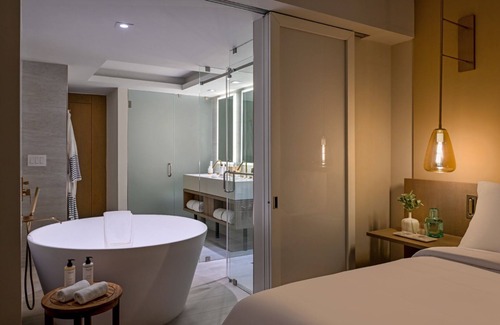 Singer Island Hotel | Seaside Escape | Spacious Double Room with Breathtaking Ocean View