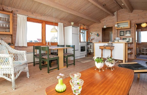 Vrist Strand Casa | Diversion y relajacion en la playa -- By Traum