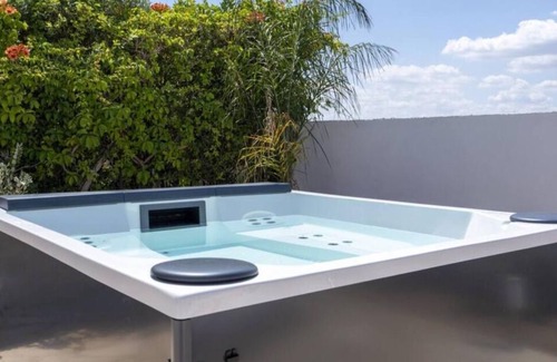 Villanova Villa | [Seaside House] Villa exclusiva con jacuzzi - Ostuni - a 200 metros del mar