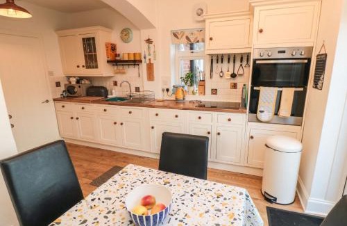 Cayton Bay Casa | Seaside House