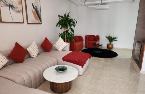 Tamariss Apartamento | Seaside, Infinity Pools, Gym, Games, Wifi