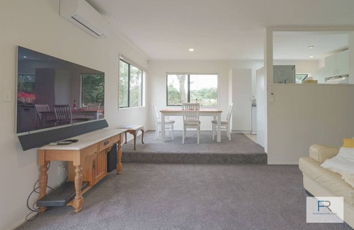 Beach Haven Casa | Seaside Oasis Haven (by Furnished Rentals)