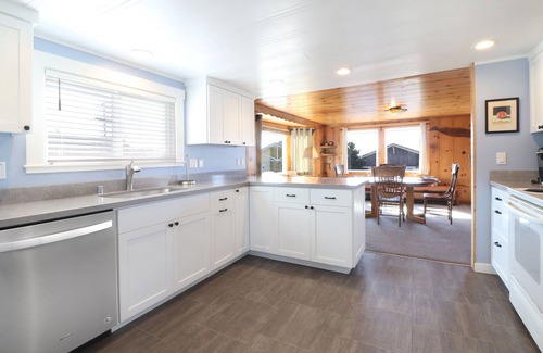 Dillon Beach Casa | Seaside Serenity: 3-Bedroom Cottage Steps from the Beach!