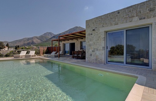Sfinari Villa | Villa Sfinari con jacuzzi y vista incomparable al mar