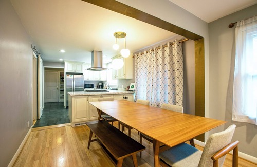 North Beacon Hill Casa | Seattle Bungalow by the Park — 4 Bedroom Home for the Whole Family