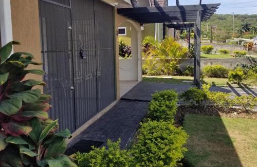 Florence Hall Village Villa | Seaview Villa at Stonebrook Manor