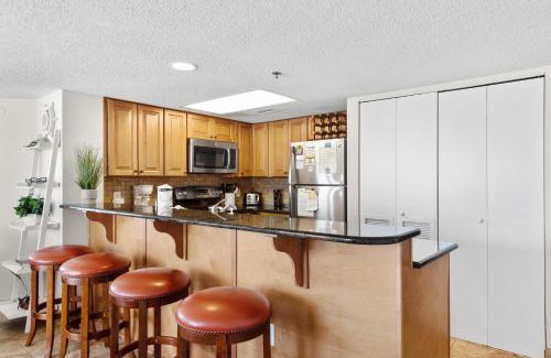 Arcadian Shores Casa | Seawatch South 807 - Oceanfront-Shore Drive Section
