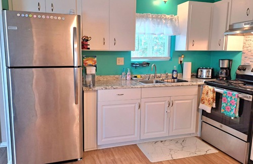 Florida South Atlantic Coast Casa | Sebring's lil sister town! Huge fenced yard. Pets welcome. Swimming lake nearby.