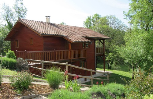 Souillac Chalet De Esquí | acogedora casa de vacaciones con un lavavajillas, no muy lejos de Sarlat